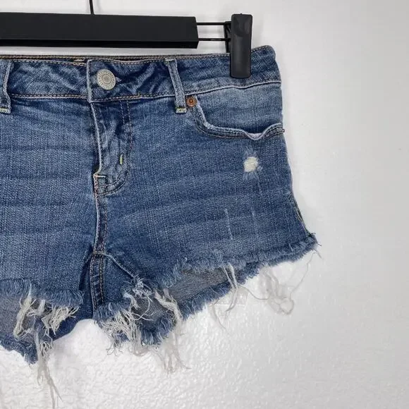 Aeropostale Womens Shorts Size 4 Denim Blue Distressed Casual Cutoff Jean - Picture 9 of 11